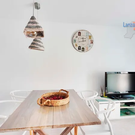 Sea Garden Apartment *