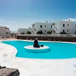 Sea Garden דירה